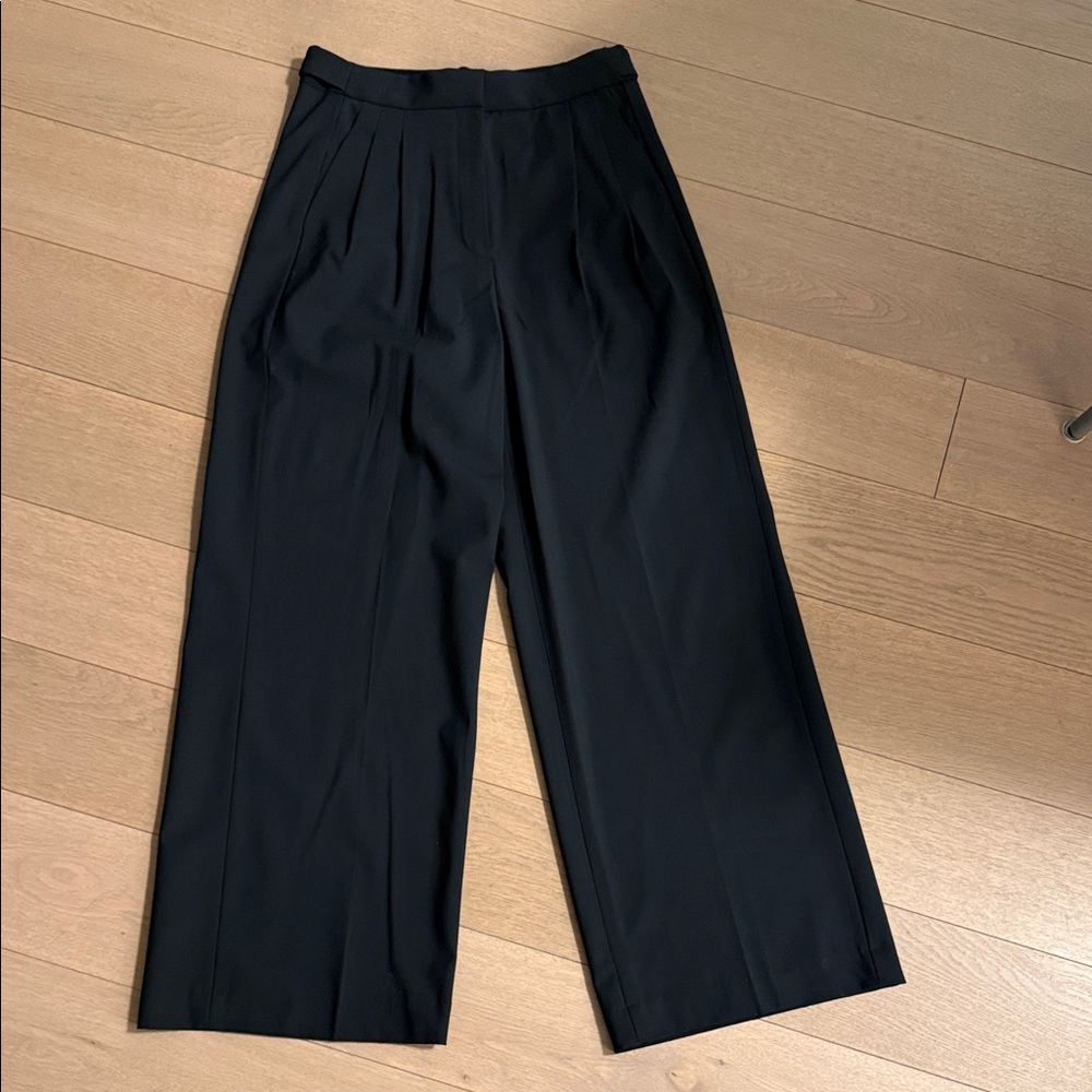 Babaton Black Pleated Wide-Leg Trousers